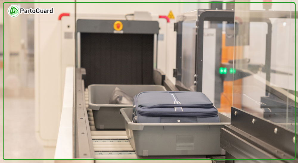 بازرسی چمدان در فرودگاه